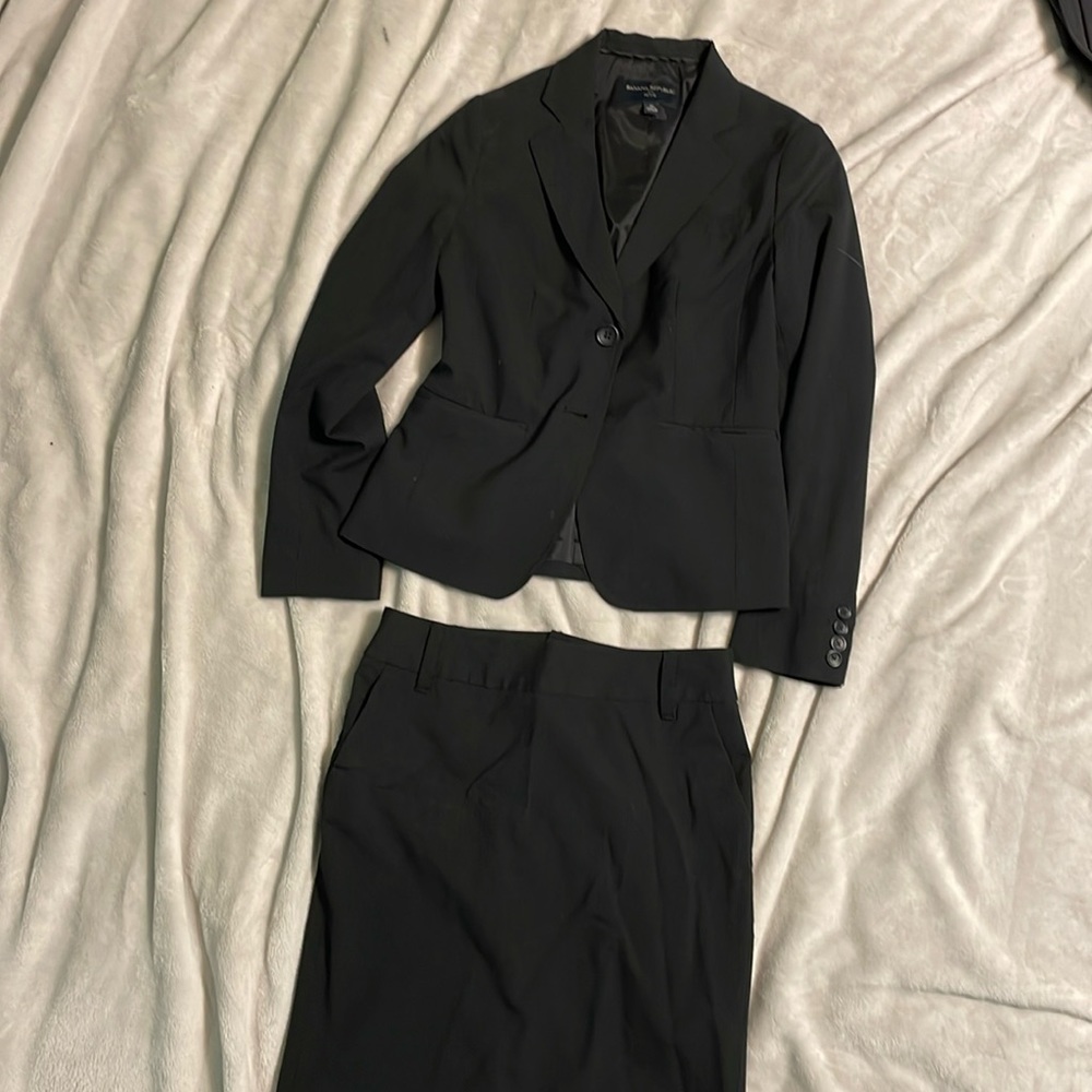 Classic Banana Republic black suit